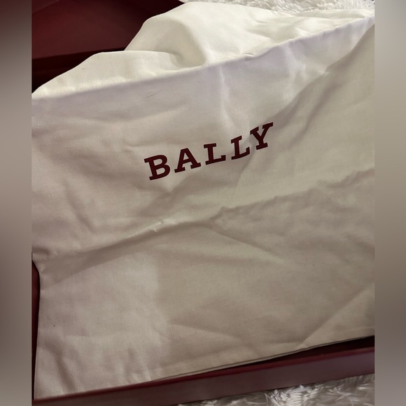 Authentic Bally Gold and Black Sneakers size 6.5 or size 8.5 in women’s - Picture 6 of 7